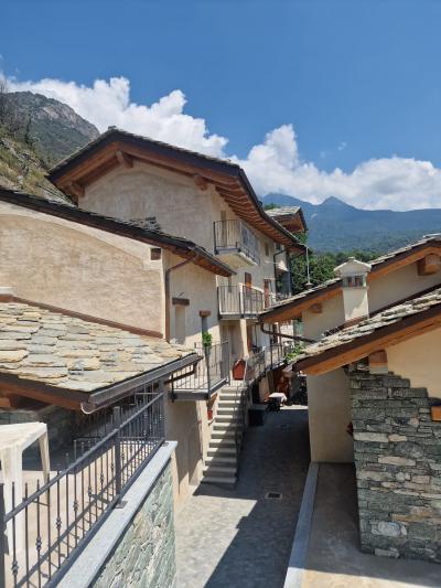Ristrutturazione con sopraelevazione a Châtillon